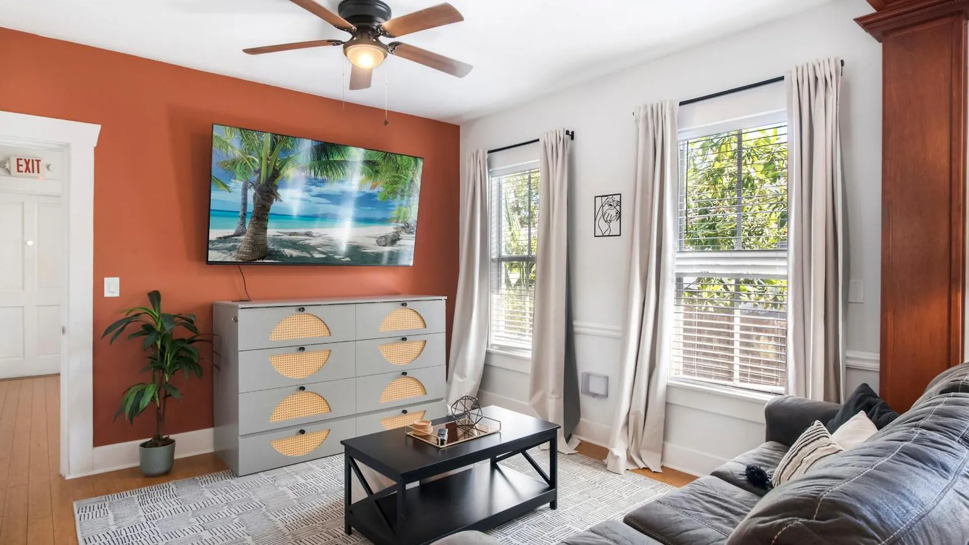 Updated 1 Bedroom Home - Steps To 7Th Ave Tampa